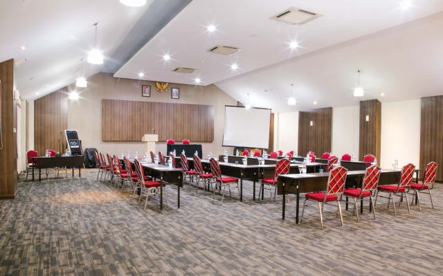 Neo+ Green Savana Hotel