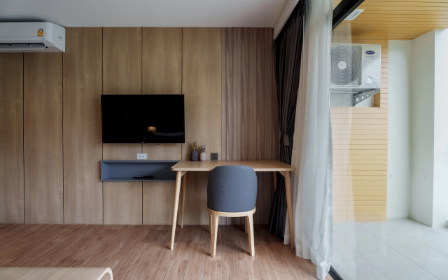 Pool View 1310 Wyndham Condo Apartments