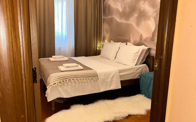 Dvukhkomnatnye Apartamenty Na Tsvetochnoy Flat