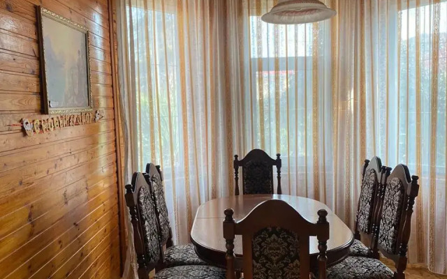 Na Pikhtovom Pereulke 18 Private house