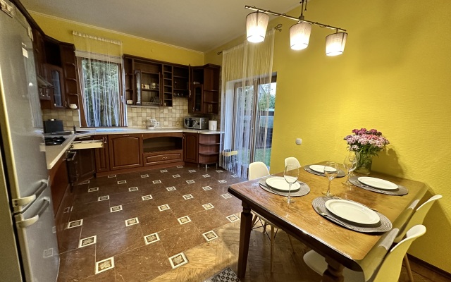 Uyutny Dom V 20-Ti Minutakh Ot Morya Private House