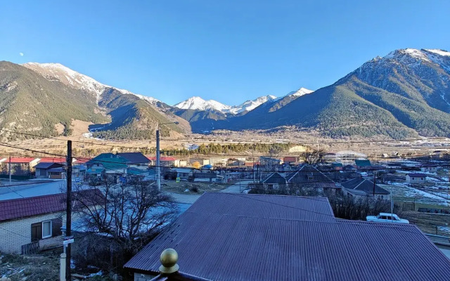 Отель Golden House