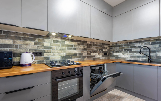 Ogromnaya S Shikarnym Vidom Flat