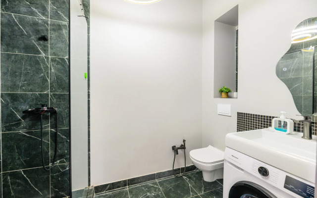 Ryadom s Arbatom i Megoy Flat