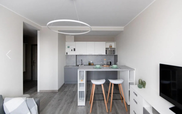 RENT198-3 Apartments