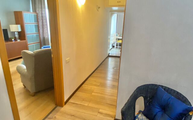 GoldApart Karmanitskij Apartments