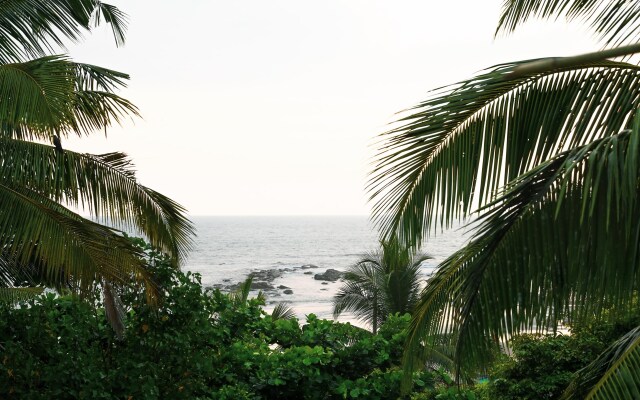 Morjim Sea Waves Hotel