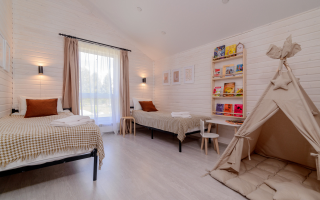 Simple Life Home 376 Private House