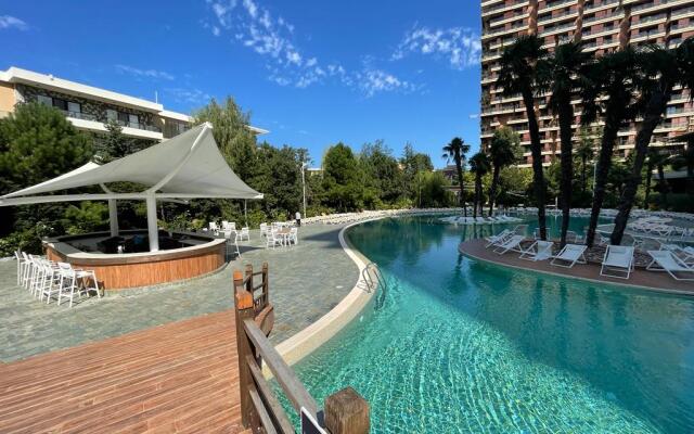 Luxury Apartaments Oasis Chakvi, Apartments