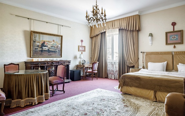 Bristol Hotel