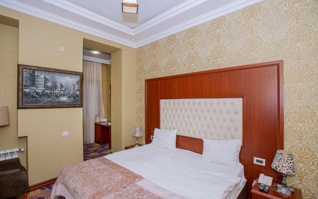 Clover Boutique Hotel