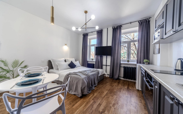 Studiya vozle Ploshchadi Svobody Flat