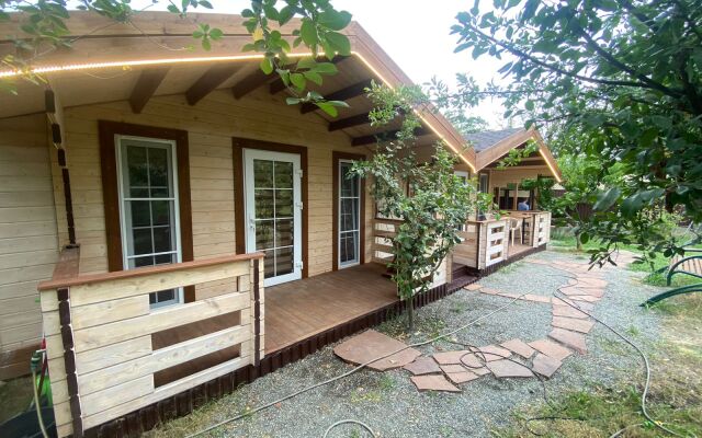 Granatovaya Private House