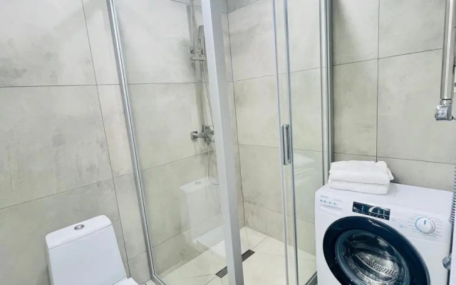 Studiya S Balkonom I Basseynom Na Territorii Apartments