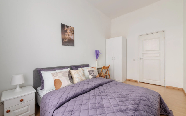 Апартаменты у Дворцовой площади DereMRents ДереМРентс