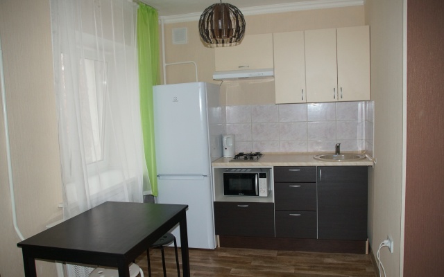 Uyutnyie Metryi Na Marksa Apartments