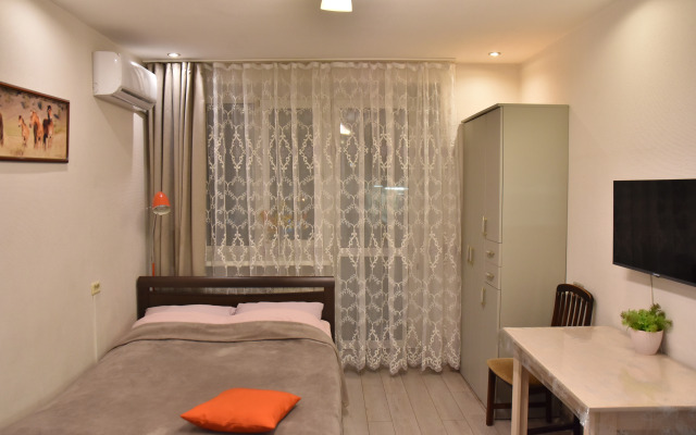 Квартира-студия с балконом на Синельникова 1