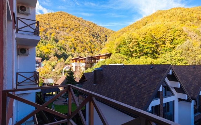 Апартаменты Белоснежные с Отдельной Кухней-столовой