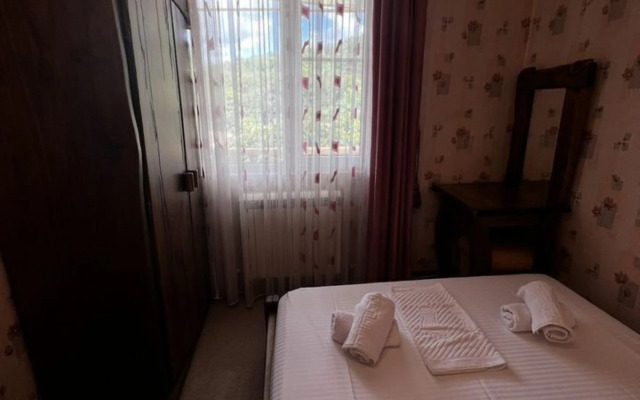 Na Ulitse Batayskoy 10a Private house