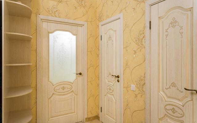 Yevro 3kh Komnatnye Apartamenty S Vidom Na Park Galitskogo Apartments