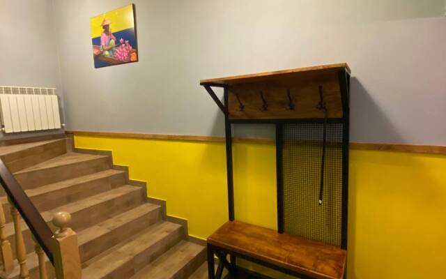 Apartment Three Styles near Tsvetnik