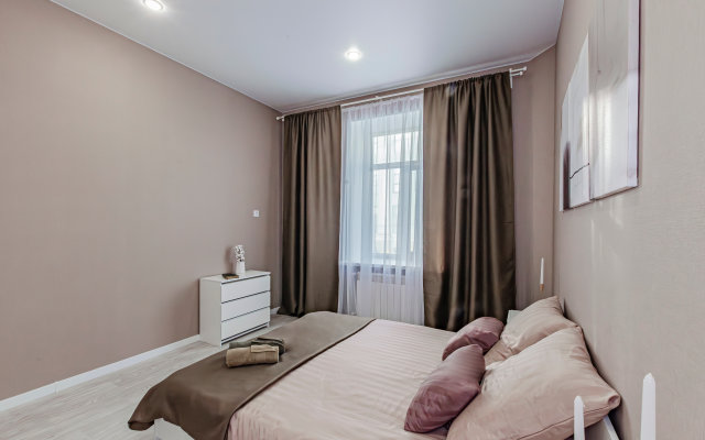 Апартаменты 3-х комнатные с французским балконом