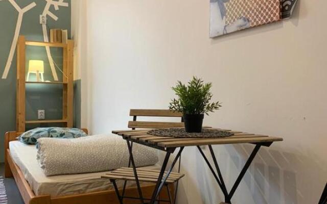Tolstoy Art Hostel