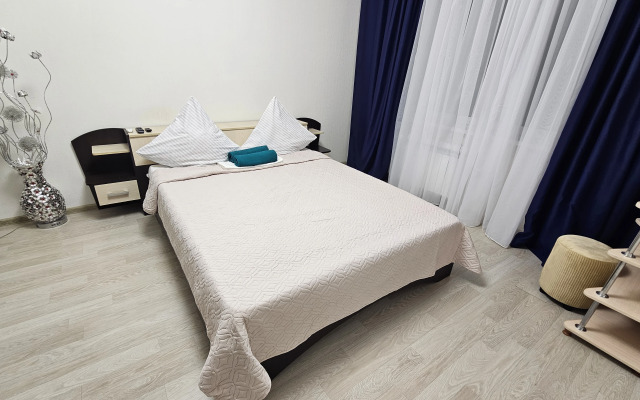 Na 7 Etazhe Apartments