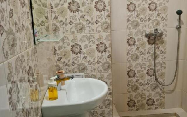 S Dvumya Spalnyami Na Tsvetochnoy  Apartments