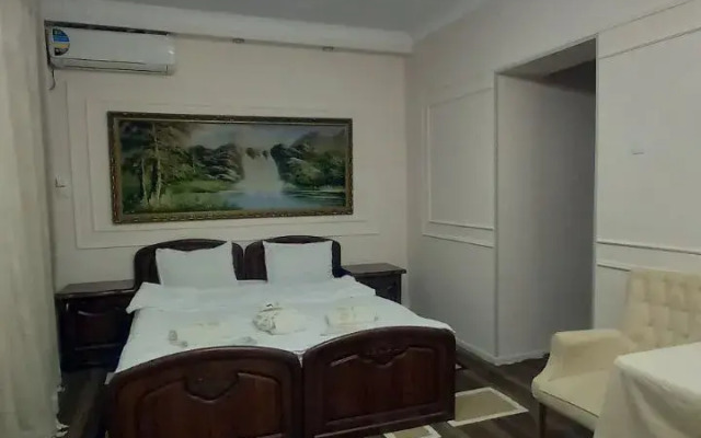 Uyut Hotel