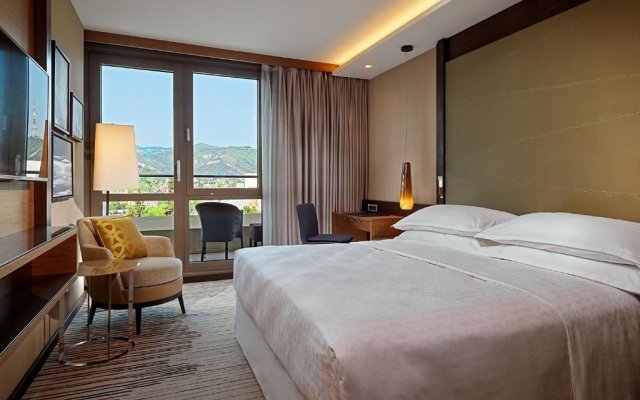 Sheraton Grand Tbilisi Metechi Palace Hotel