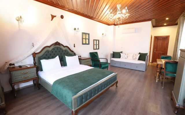 Отель White Garden