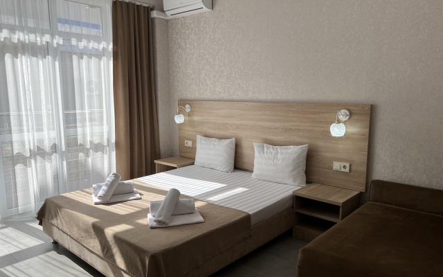 Golden Plaza Hotel