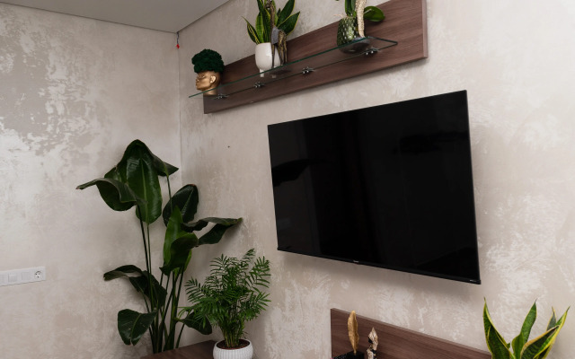S Potryasayuschim Vidom Flat