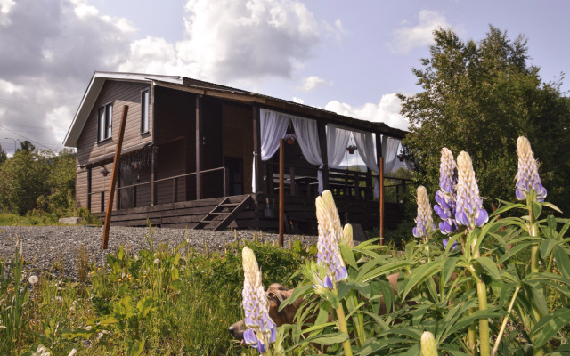Guest house Dacha V Geshe na 12 chelovek