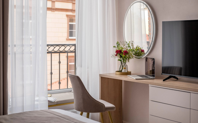 V Samom Tsentre Flat