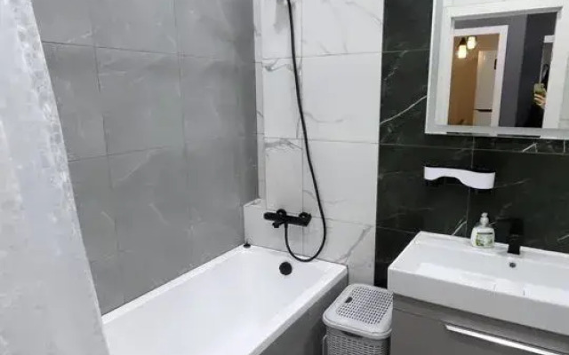 2-kh Komnatnaya V Novom Zhk Surikova Flat
