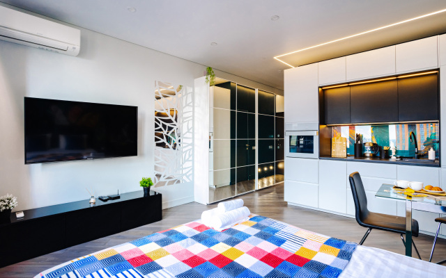 Апартаменты Lalapart Tropikana с ярким ремонтом на 30 этаже небоскреба Савеловский Сити