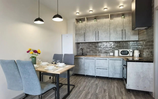 Yevrodvukhkomnatnaya ryadom s Trts Planeta Flat