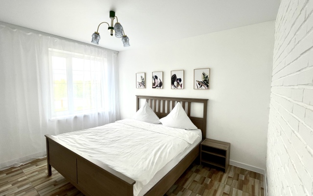 3-Kh Komnatnaya Kvartira S Mangalnoy Zonoy Flat