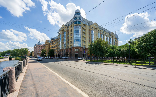 Квартира SpbMain СпбМэйн на наб. реки Карповки