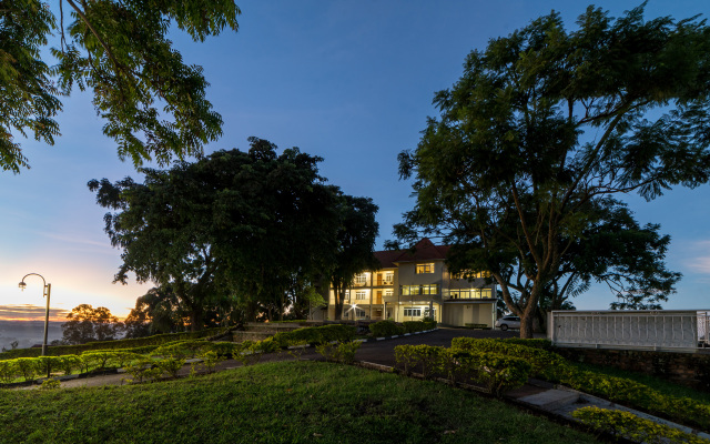 Aggrey  Hotel