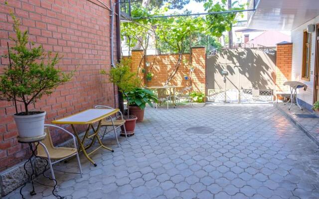 Dvorik Na Vladimirskoy Guest House