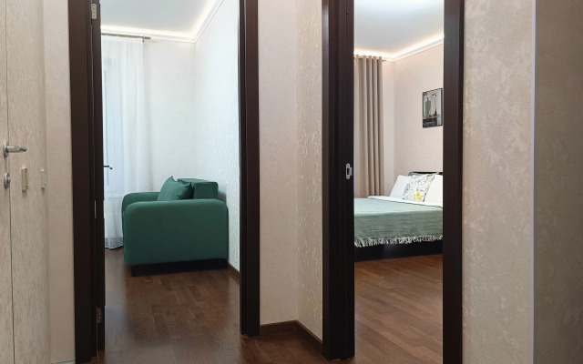 Uluchshennye Novy Lessner Apartments