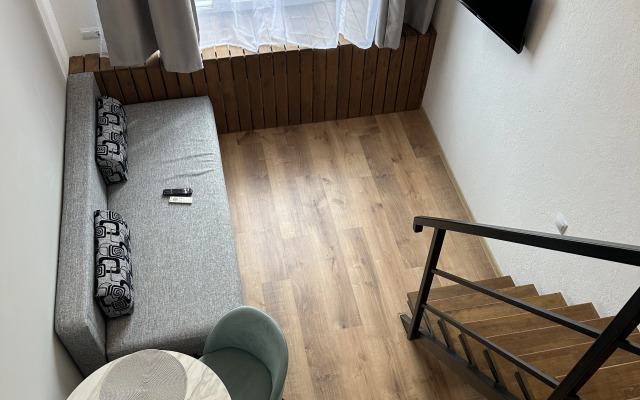 Апартаменты двухуровневые 32м² рядом с центром