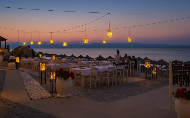 Отель Gloria luxury suites