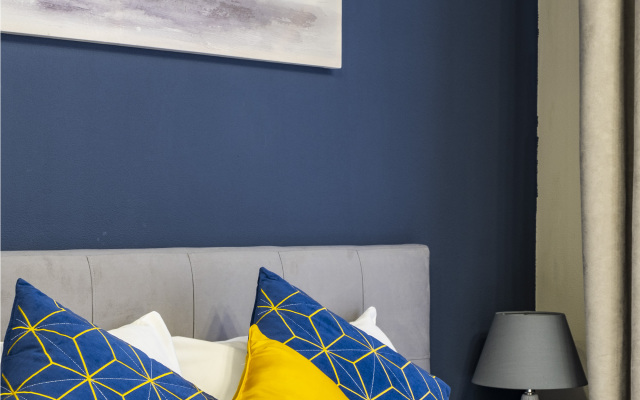 LuxApart U Metro Kupchino Apartment