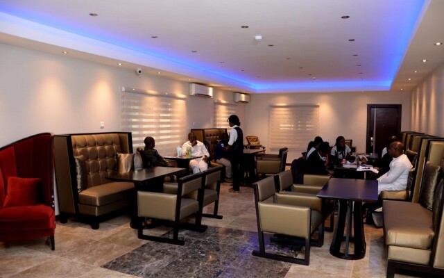 Отель Check Inn Abuja