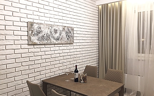 Dvuhkomnatnyie Apartamentyi Lyuks vozle Lipovogo Parka Apartments