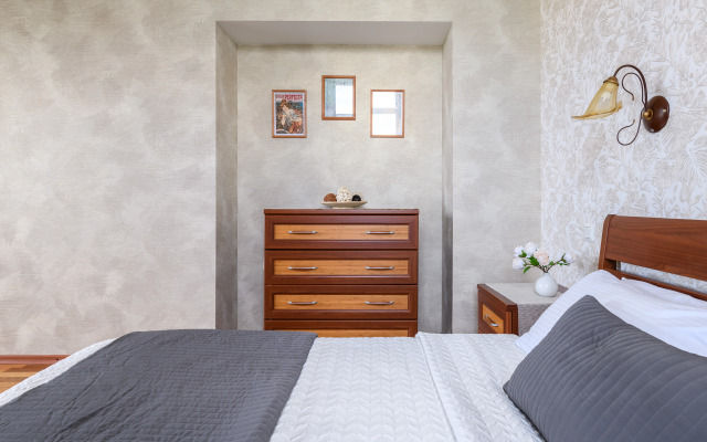 Yevro 2 U M. Kirovskiy Zavod Flat